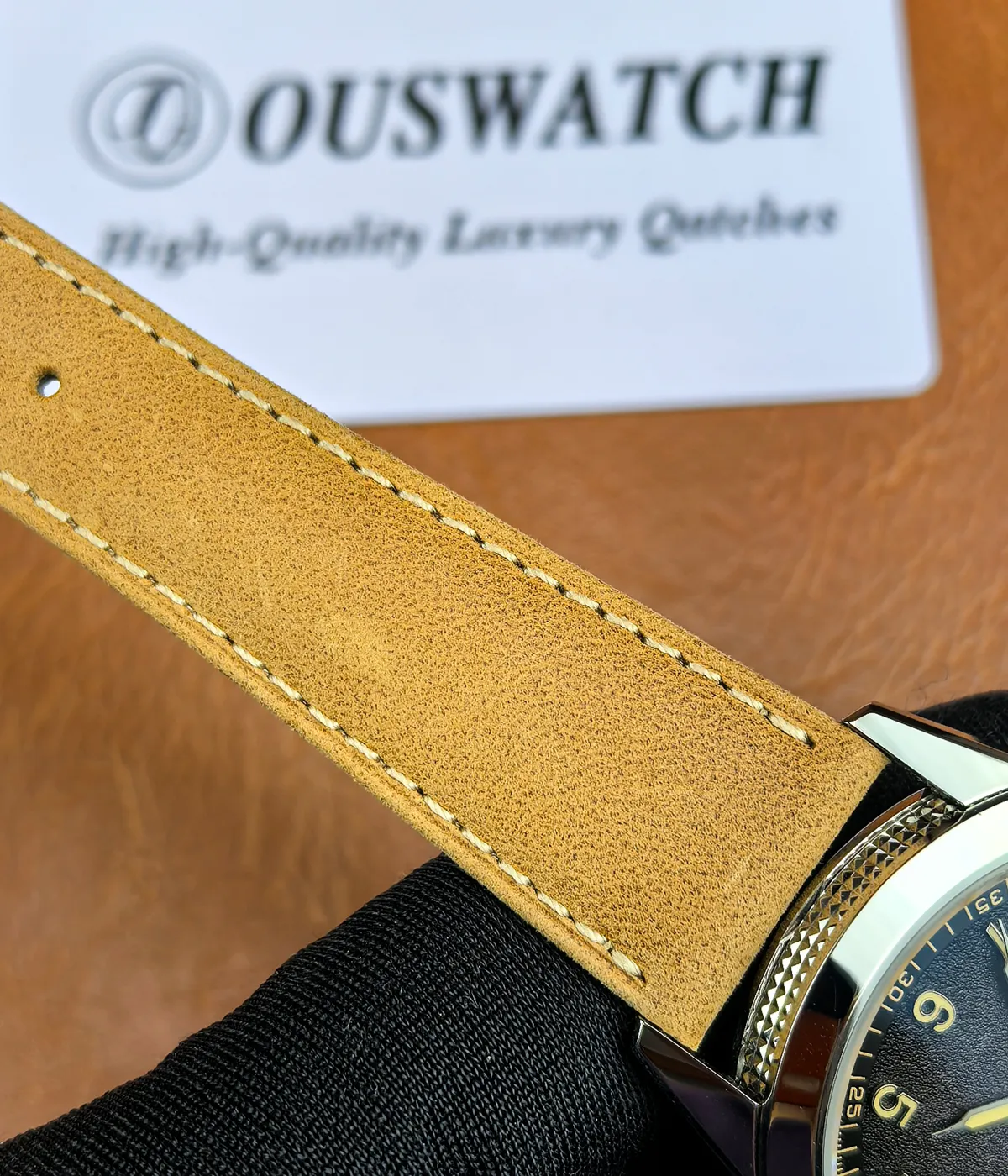 Detailed view of the bracelet of the Patek Philippe 5226G-001 Calatrava, focusing on the links and finishing.