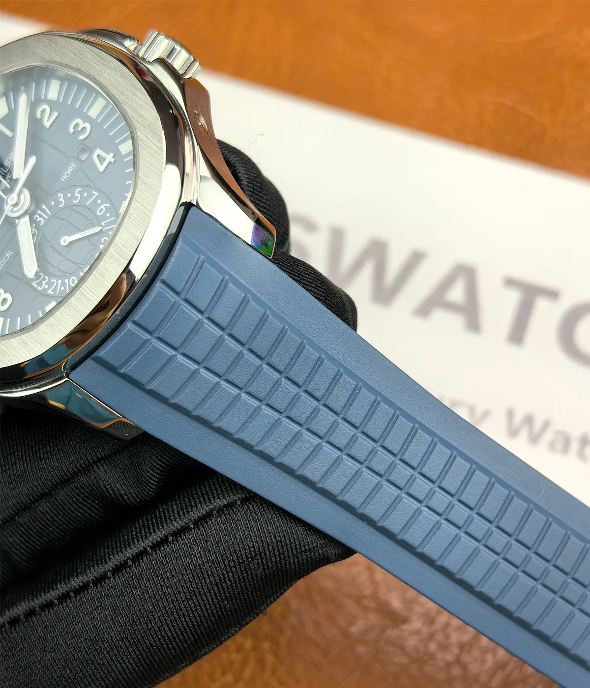 Patek Philippe Aquanaut Travel Time 5164G-001 Strap Display