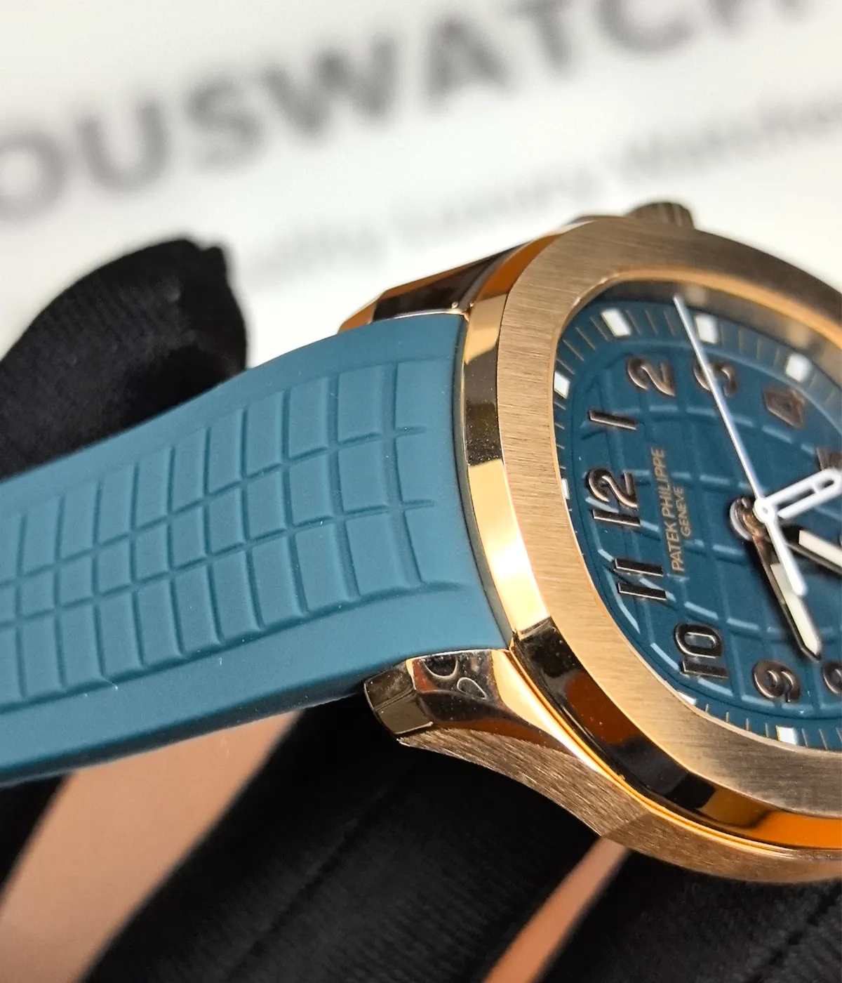 Close-up of the lugs of the Patek Philippe Blue and Rose Gold Aquanaut 5269R-001, showcasing the smooth transition from the case to the strap.