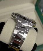 Full view of the bracelet on the Rolex Cosmograph Daytona 116500LN-0002 40mm men's watch.