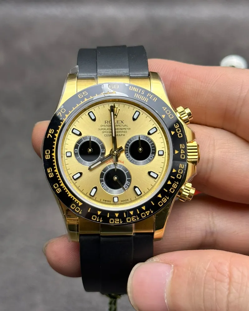 Rolex Daytona M116518LN-0048 with Champagne Dial and Black Sub-dials – Main View Front view of the Rolex Cosmograph Daytona M116518LN-0048 replica watch with champagne dial and black sub-dials